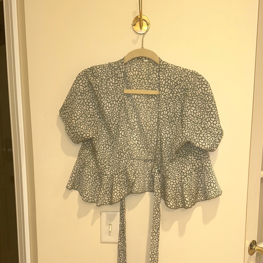 Stylish Front Tie Women's Green Patterned Top (L)